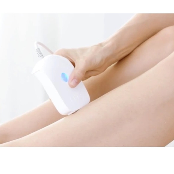mē Sleek Professional At
Home Face & Body
Permanent Hair
Reduction System - Picture 3 of 15